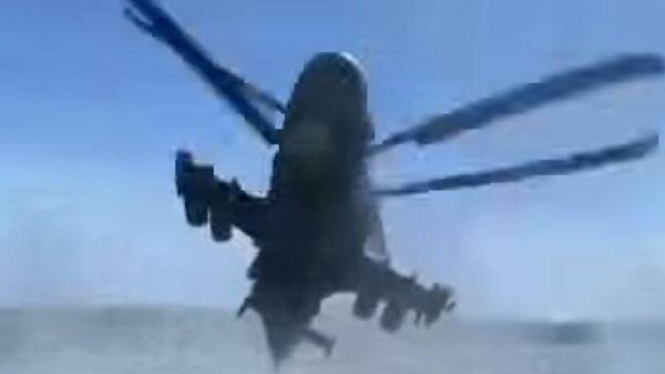 AL FILO DE LO IMPOSIBLE: UNOS PILOTOS RUSOS DESLUMBRAN CON SU DOMINIO DEL HELICOPTERO KA-52